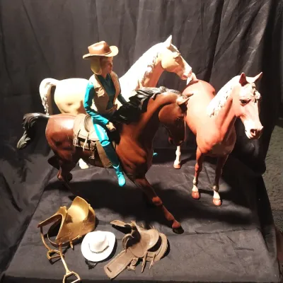 Sale Photo Thumbnail #262: 3 HORSES-LADY RIDER AND ACCESSORIES