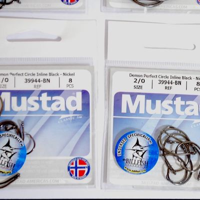 Lot of 34 Brand New Fish Hooks Mustad & Owner 1/0 2/0 3/0 7/0 (Cru7)