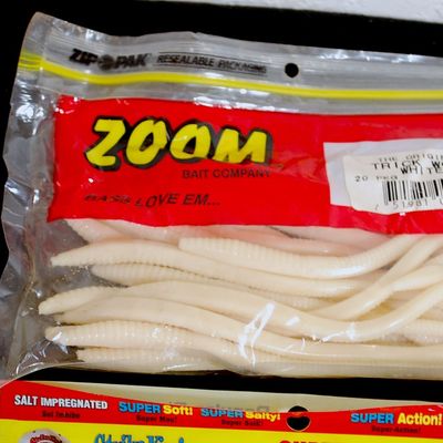 Lot of 3 Packages of White Rubber / Plastic Worms ZOOM TRICK WORMS & STRIKE KING FINESSE WORMS (Srt5)