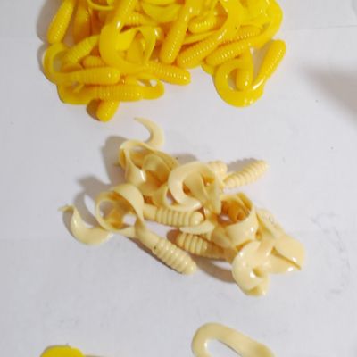 Lot of Grubs - 12 Single Tail and 45 Double Tail - 57 Grubs Total. (Poj2)