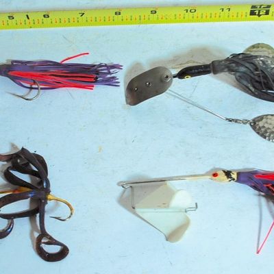 Lot of 4 Buzz Baits / Topwater Fishing Lures NICE (Vrm4)