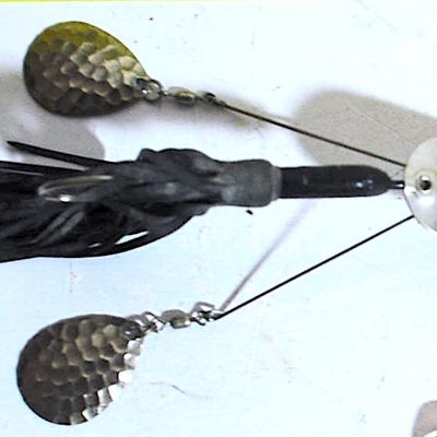 Lot of 4 Buzz Baits / Topwater Fishing Lures NICE (Vrm4)