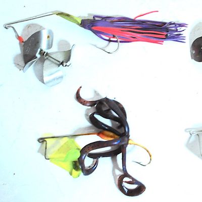 Lot of 4 Buzz Baits / Topwater Fishing Lures NICE (Vrm4)