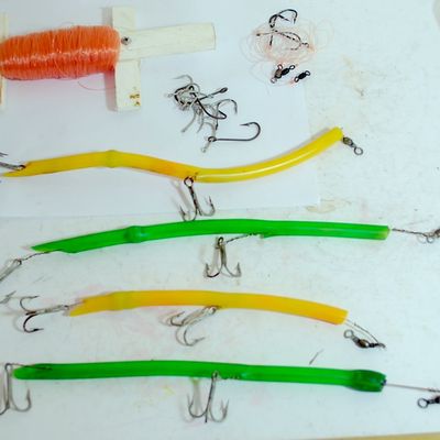 Lot of Fishing Gear - Handline, Hooks, Tube Rigs. (Gac2)