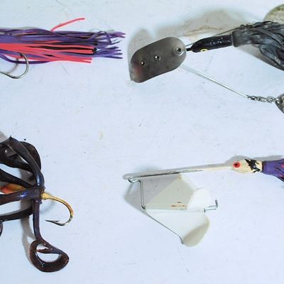 Lot of 4 Buzz Baits / Topwater Fishing Lures NICE (Vrm4)