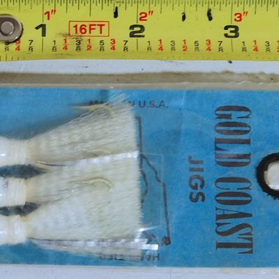 Lot of 4 Gold Coast Jigs / Bucktail & Foil Jigs 1/4 oz and 3/8 oz BRAND NEW OLD STOCK. (Rex6)