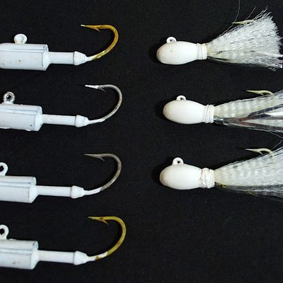 Lot of 17 Lead Head Jigs - Some Bucktail. (Opf2)
