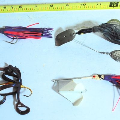 Lot of 4 Buzz Baits / Topwater Fishing Lures NICE (Vrm4)