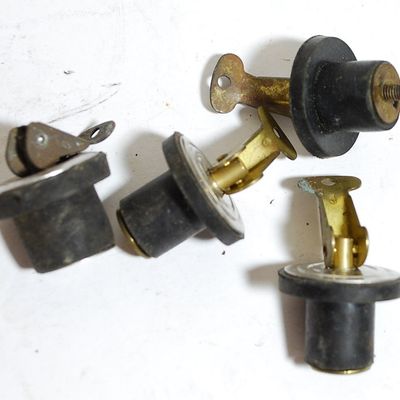 Lot of Boat Plugs 4 ALL SELLING FOR 1 MONEY