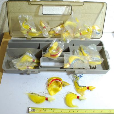 Daiwa Tackle Box & Contents 23 Brand New Yellow Bucktail Jigs (3/4 oz and Several Are 1 1/4 oz) (Jax9)