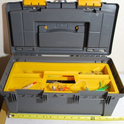 Large Tackle Box & Contents 3 Fluke Rigs, 2 Tube Lures, 2 Spoons, Rigging Wire, & Roll of Berkley Steelon Black Leader (Gre4)