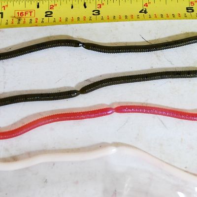 Lot of 60 Stickity Segmented Plastic Fishing Worms - Brown, Pink and White (Cac88)