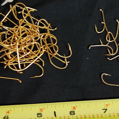 Lot of White Grubs & Hooks - Some are Weedless (Hfc4)