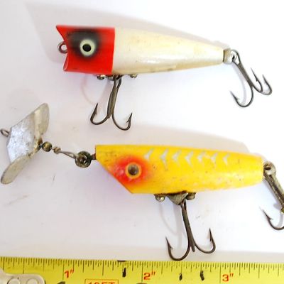 Lot of 2 Vintage Fishing Lures Arbogast SPUTTERBUG and Heddon TINY CHUGGER (Jbs4)