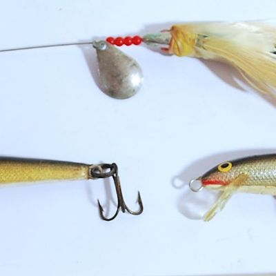 Lot of 3 Lures Jointed Rapala (Finland) / Rapala Floater (Ireland) & 1 Feathered Rig (Par7)