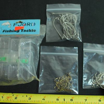 Lot of 2 Brand New Mini Tackle Boxes & 3 Lots of Hooks (Def4)