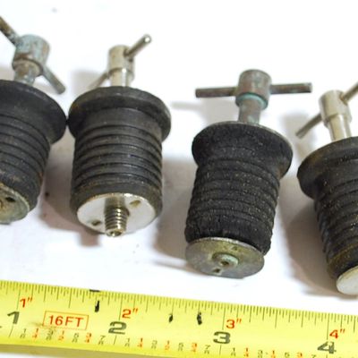 Lot of 4 Boat Plugs ALL SELLING TOGETHER FOR 1 MONEY (Map9)