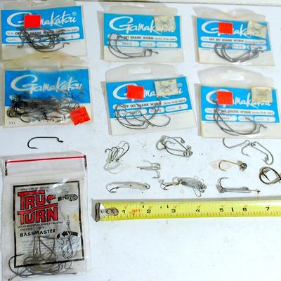 LOTS OF BRAND NEW HOOKS!! Gamakattsu, True Turn and More - Over 62 Hooks (PpL7)