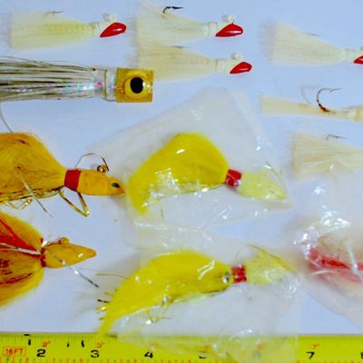 Lot of 11 NEW Bucktail Jigs & 1 Trolling Teaser (Vav3)