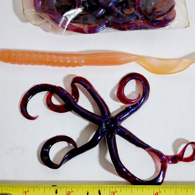 Lot of Culprit Worms & Octopus Legs Jig / Trailer Baits. (Jcx8)