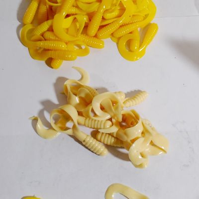 Lot of Grubs - 12 Single Tail and 45 Double Tail - 57 Grubs Total. (Poj2)