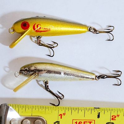 2 Lures Cotton Cordell Red Fin G-Finish Lure & Baby Bass Lure Unknown Maker. (Kmo9)