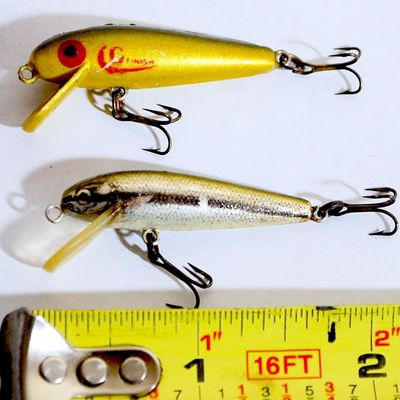 2 Lures Cotton Cordell Red Fin G-Finish Lure & Baby Bass Lure Unknown Maker. (Kmo9)