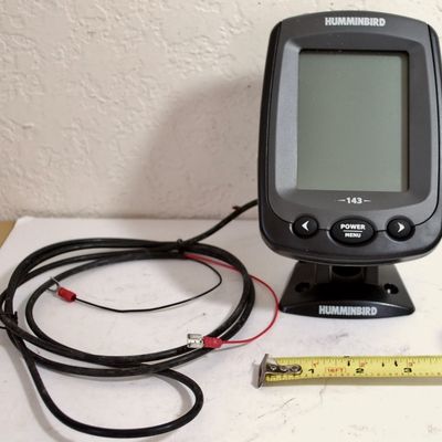 Humminbird PiranhaMax 143 Fishfinder Depth Finder Sonar w/ Power Supply Cord Very NICE CONDITION! (Pal45)