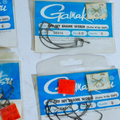 LOTS OF BRAND NEW HOOKS!! Gamakattsu, True Turn and More - Over 62 Hooks (PpL7)