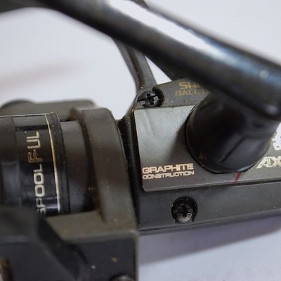Shimano Ultralight Graphite Spinning Reel Axul-S Works Great! (Par4)