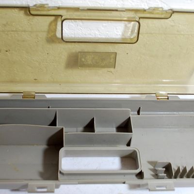 Daiwa Tackle Box & Contents 23 Brand New Yellow Bucktail Jigs (3/4 oz and Several Are 1 1/4 oz) (Jax9)