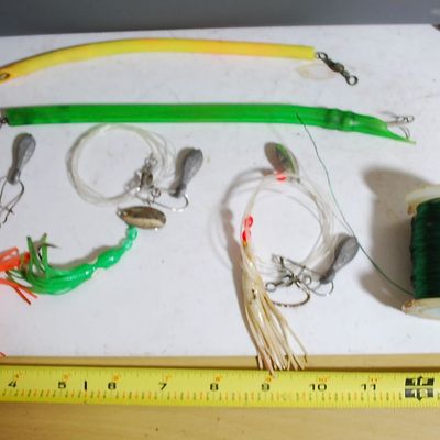 Large Tackle Box & Contents 3 Fluke Rigs, 2 Tube Lures, 2 Spoons, Rigging Wire, & Roll of Berkley Steelon Black Leader (Gre4)