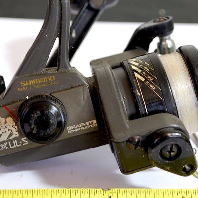 Shimano Ultralight Graphite Spinning Reel Axul-S Works Great! (Par4)
