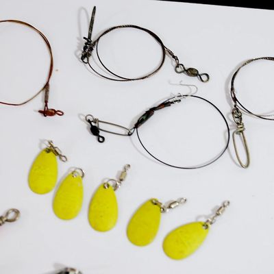 Lot of Tackle & Lures - Kastmasters / Spoons / Crawfish Crankbait / Leaders & More (Teb55)