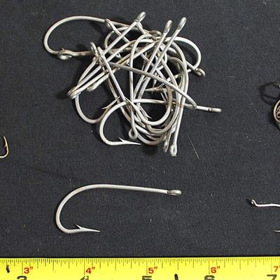 Lot of 2 Brand New Mini Tackle Boxes & 3 Lots of Hooks (Def4)