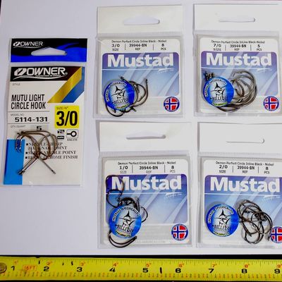 Lot of 34 Brand New Fish Hooks Mustad & Owner 1/0 2/0 3/0 7/0 (Cru7)