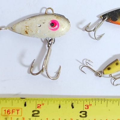 Lot of 3 Classic & Small Lures Mann's Little George / Rocky Jr / & More. (Kas9)