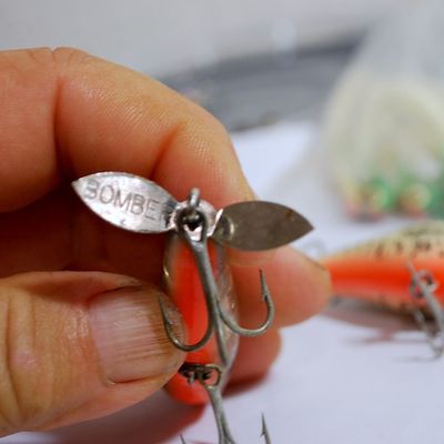 Vintage BOMBER Propeller Lure & Vintage BOMBER Screw Tail Lure (Xey6)