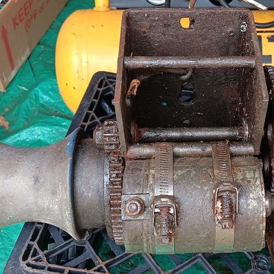 Heavy Duty Winch - Needs Cord & Plug