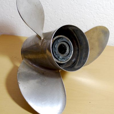 Michigan Wheel 3-Blade Stainless Steel Outboard Motor Propeller 13 x 19 RH Nice!