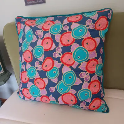 VRY SOFT THROW BLANKET, 2 LARGE KNIT PILLOWS AND A FLORAL PILLOW