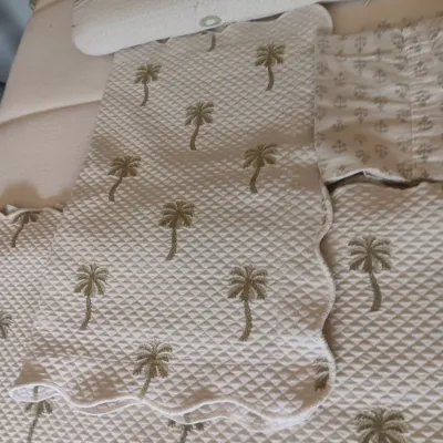 TWIN SIZE DUVET COVER W/SHAM AND BEDSPREAD PLUS A SET OF SHEETS AND BAMBOO PILLOW