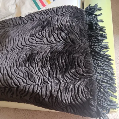 THICK THROW BLANKET WITH FRINGE, PENDLETON TWIN SHEET SET, HOOKED PILLOW AND MORE