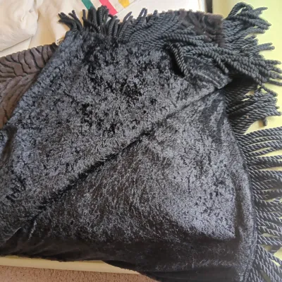 THICK THROW BLANKET WITH FRINGE, PENDLETON TWIN SHEET SET, HOOKED PILLOW AND MORE