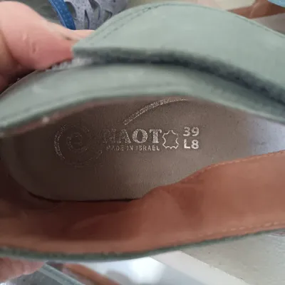 SKECHERS & NAOT LADIES SHOES 8.5