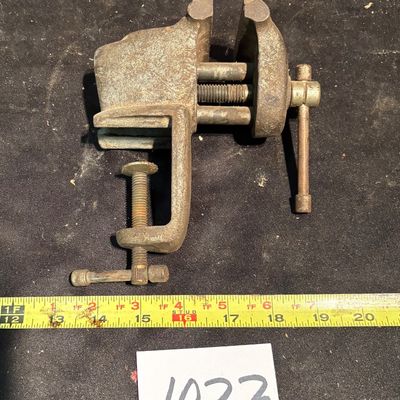 Vtg Bench Clamp Vise