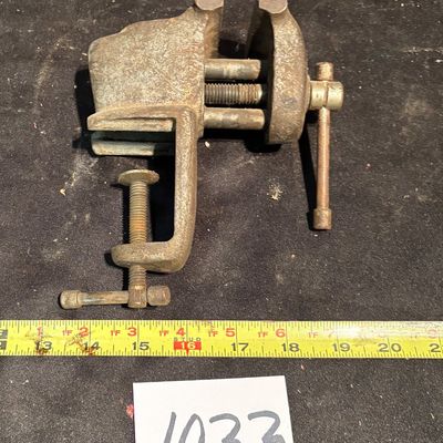 Vtg Bench Clamp Vise