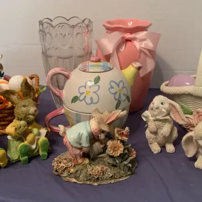 Easter Lot With Various Rabbits, Vases, And Baskets