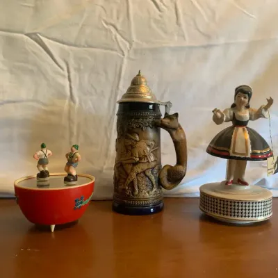 Vintage Wind Up Music Decorations And Vintage Beer Stein