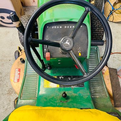 John Deere 112L Lawn Tractor Runs Great Garage Kept